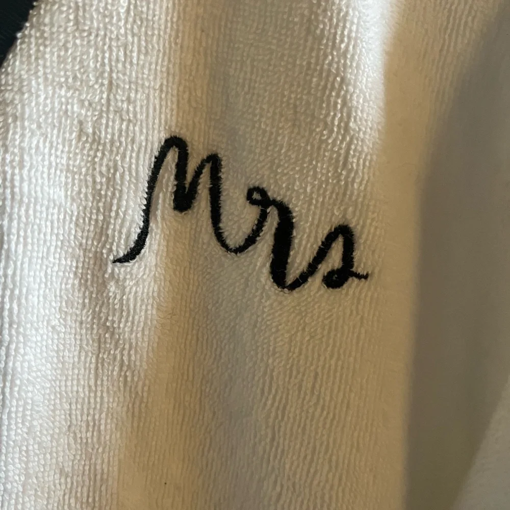 Kate spade Embroidered Mrs robe wedding extra small extra small XS/small
